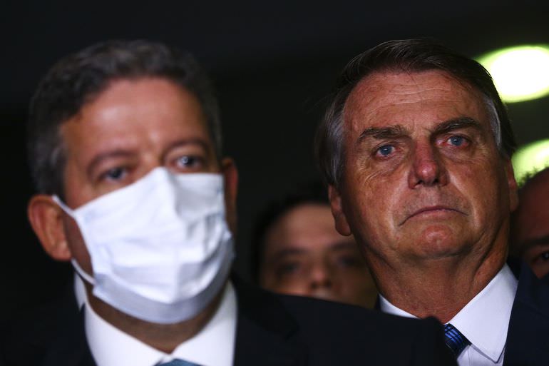 'Impeachment de Bolsonaro é uma solução extrema', afirma Lira em processo do STF