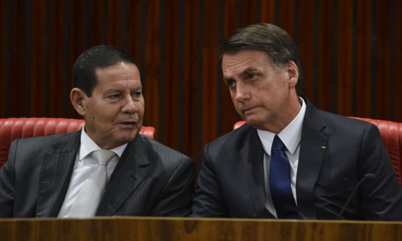 TSE vai julgar ações contra chapa Bolsonaro-Mourão na próxima terça