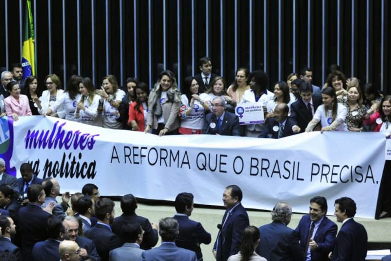 Reserva de cadeiras para mulheres gera divergência entre políticos do Amazonas