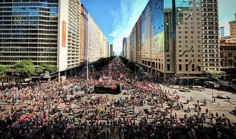 'Grande' protesto contra Bolsonaro tem pouca adesão no RJ