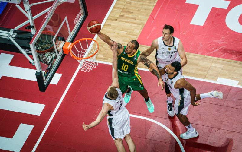 Seleção brasileira de basquete não consegue vitória e está fora das Olimpíadas