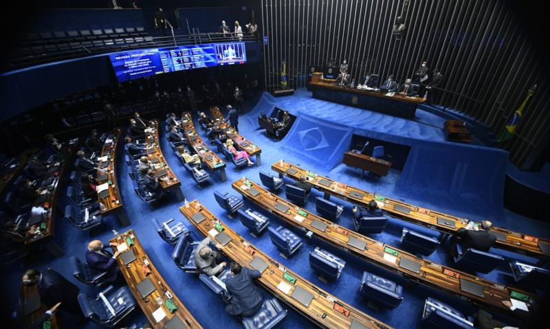 Senado aprova reforma eleitoral que dificulta acesso de partidos pequenos