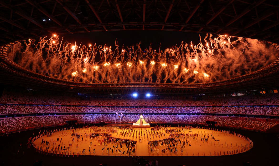 Distanciamento, falta de público e emoção marcam abertura da Olimpíada de Tóquio