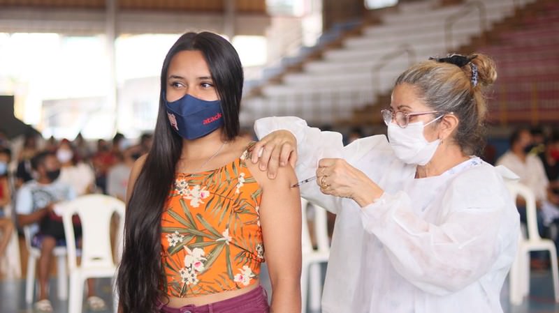 Carteiras de vacinação precisam ser trocadas em Manaus