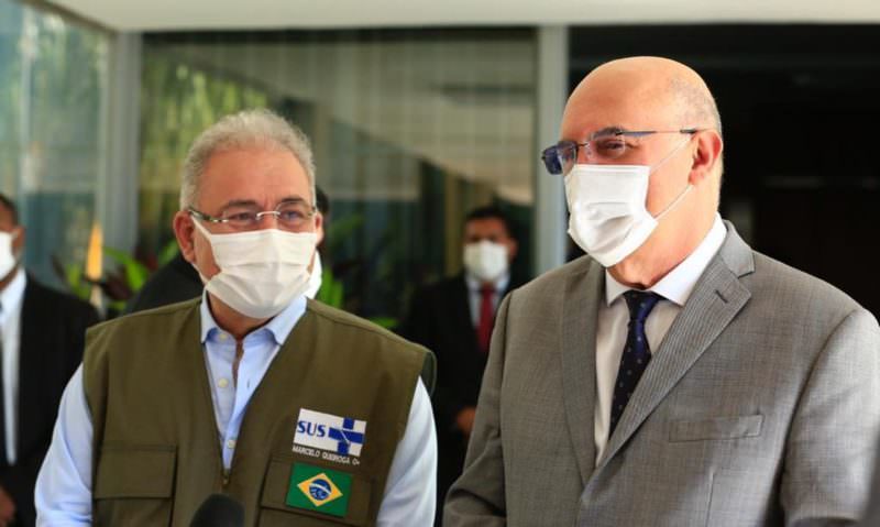 ministro da saúde e educação retorno