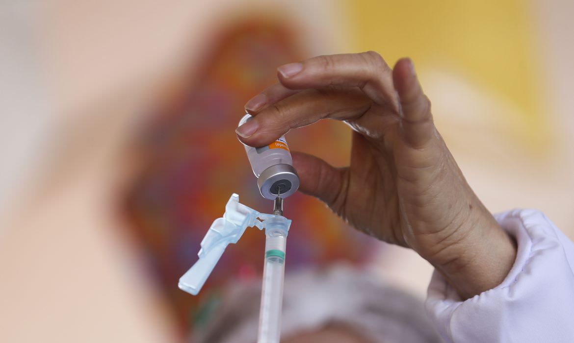 Cidades identificam aplicação de vacinas vencidas