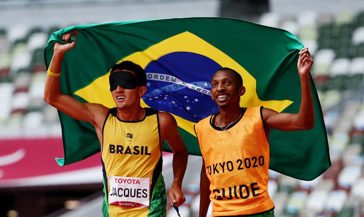 Brasil conquista 100º ouro em Jogos Paralímpicos com Yeltsin Jacques