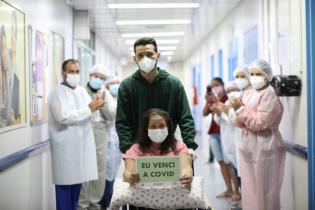 Mortes por covid-19 caem 94% em janeiro de 2022, registram cartórios do AM