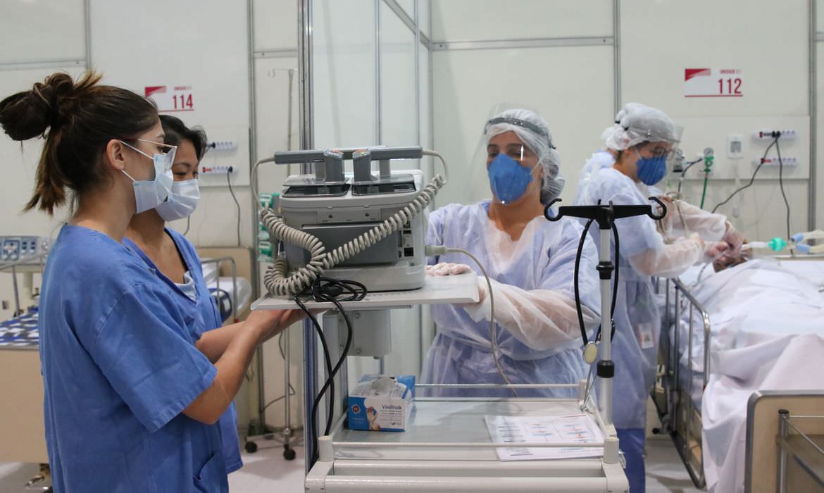 Hospitais universitários oferecem tratamento para pacientes com sequelas da covid-19