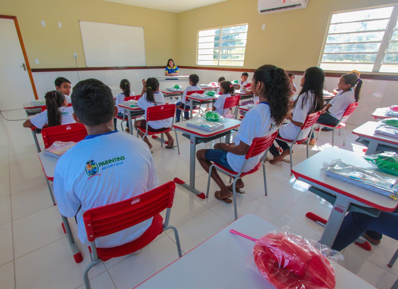 Gestão de Bi Garcia constrói mais de 100 salas de aula em Parintins