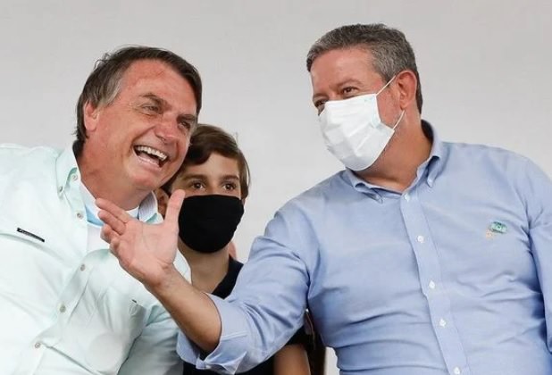 Bolsonaro vai à Câmara entregar proposta do novo Bolsa Família