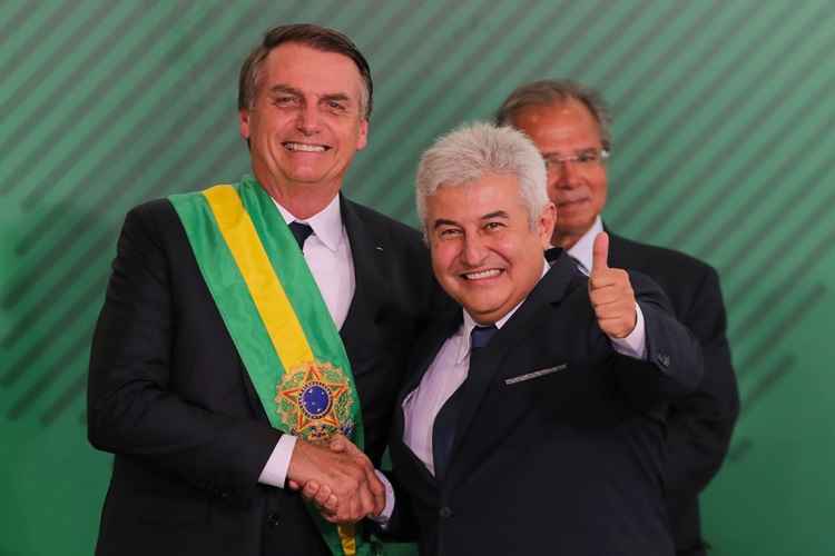Ministro sugere vacinar Bolsonaro para incentivar população