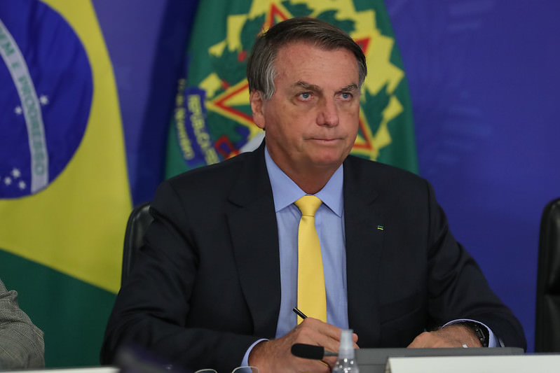 Bolsonaro anuncia vale-gás por dois meses e dobra Bolsa Família