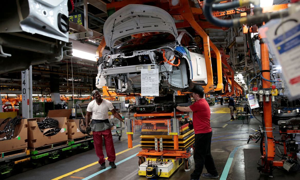 Falta de peças limita produção de veículos no Brasil em julho