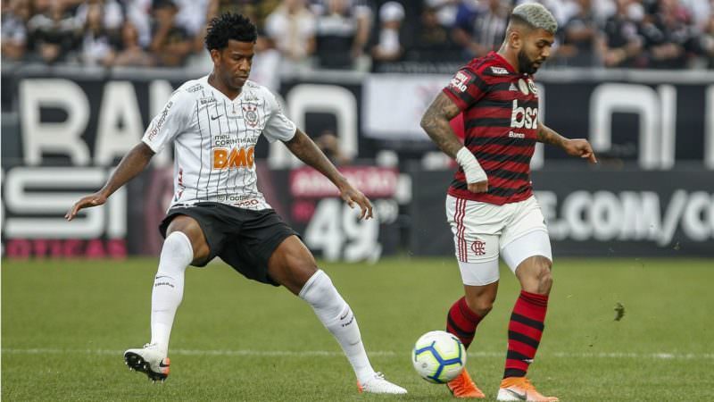 Corinthians e Flamengo se enfrentam neste domingo pelo Brasileirão
