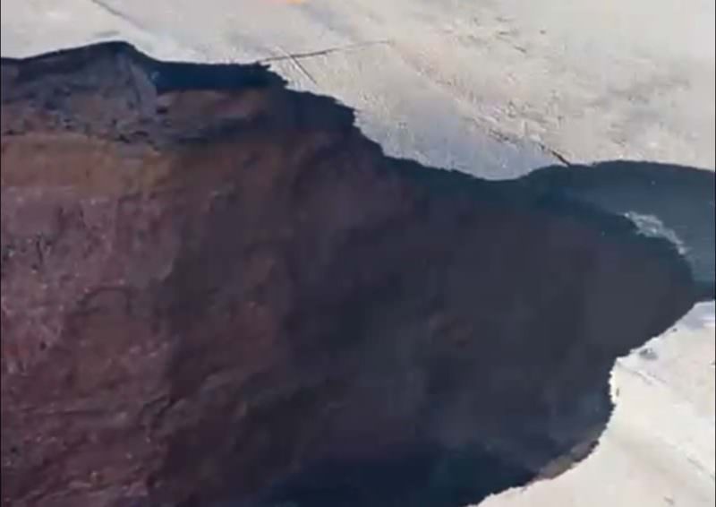 Vídeo: asfalto cede e cratera interdita BR-319