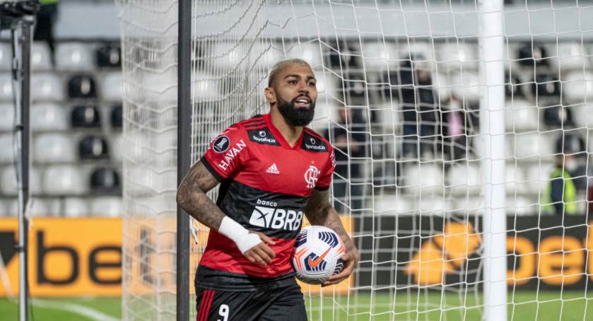 Flamengo atropela Olímpia e abre vantagem na Libertadores