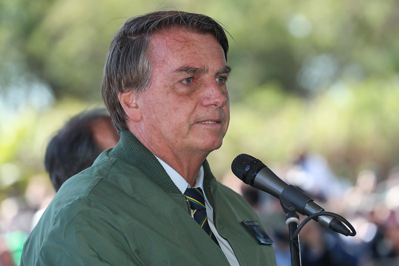'Está caro!', diz Bolsonaro ao afirmar que pretende zerar imposto do diesel em 2022