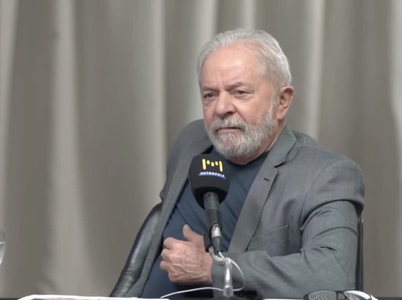 Autoproclamado defensor da democracia, Lula quer regular imprensa e internet