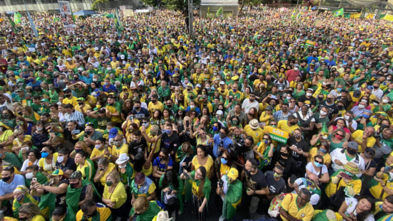 Bolsonaristas voltam às ruas pelo voto impresso em Manaus