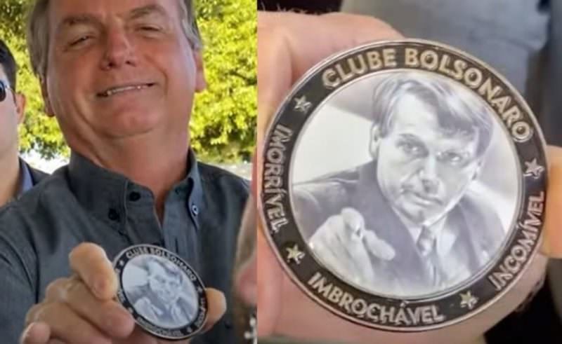 Bolsonaro é presenteado com medalha de ‘imorrível’, ‘imbrochável’ e ‘incomível’