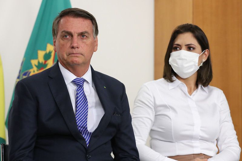 Bolsonaro sai em defesa de Michelle após denúncia de ‘cultos clandestinos’ no Planalto
