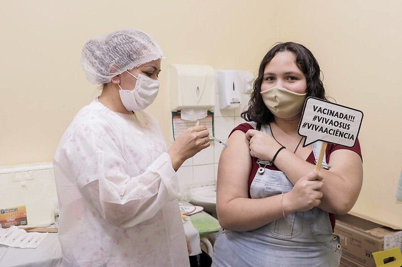 Em duas horas, quase 18 mil pessoas são vacinadas em Manaus neste sábado