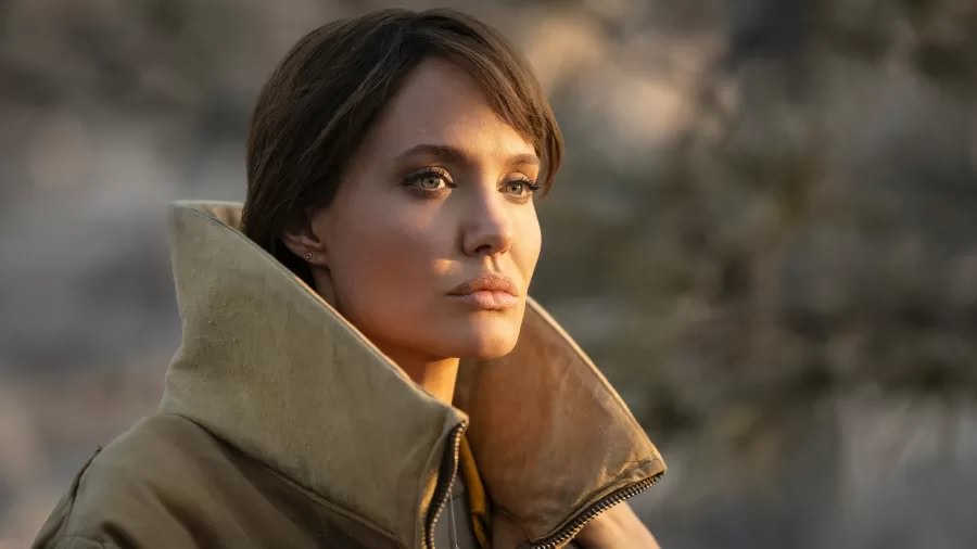 Angelina Jolie divulga carta de afegã em seu 1º post no Instagram