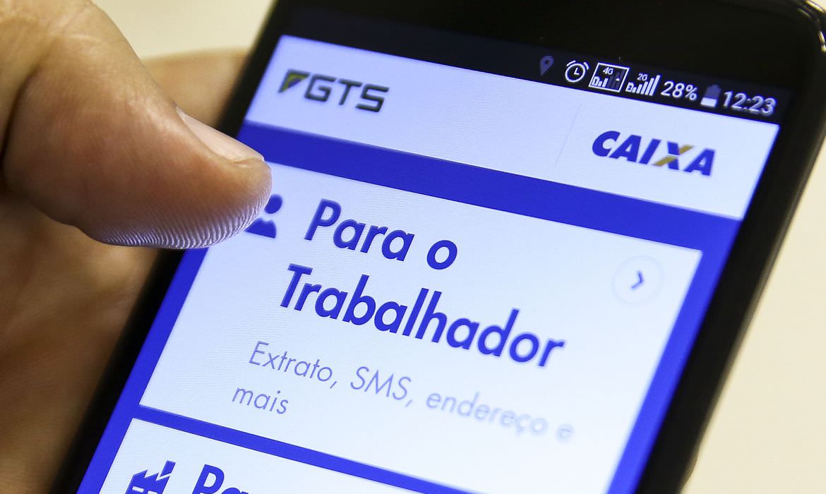 FGTS: fim de saque-aniversário pode impactar R$ 76,8 bi em créditos