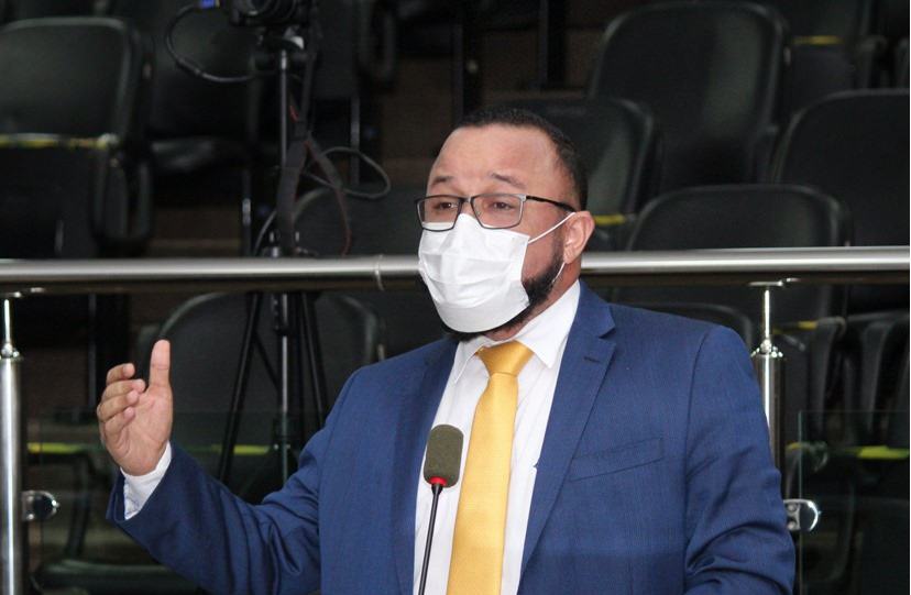 Acúmulo de cargos, cassação, ameaça de morte, briga com prefeito: vereador de Itacoatiara agora quer ser deputado