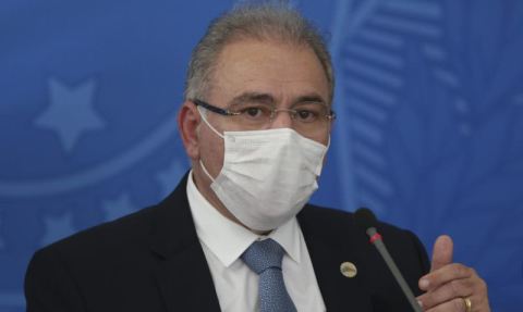 Queiroga testa positivo para a covid e fica em NY