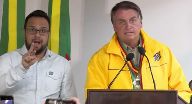 'Se alguém quiser trocar comigo, troco agora', diz Bolsonaro sobre ser presidente