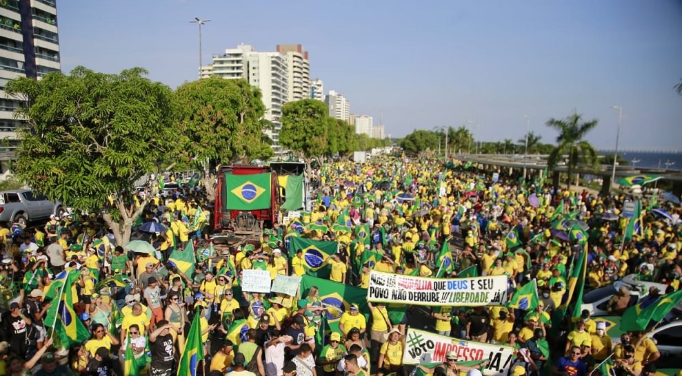Manauaras se dividem em atos pró-Bolsonaro em três eventos