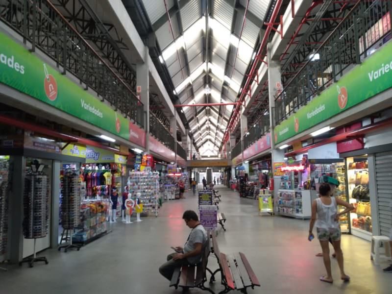 Vendedores reclamam de falta de movimento no Shopping Phelippe Daou