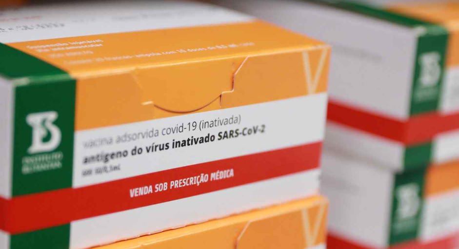 Amazonas recebe mais 108 mil doses de vacina contra a covid-19