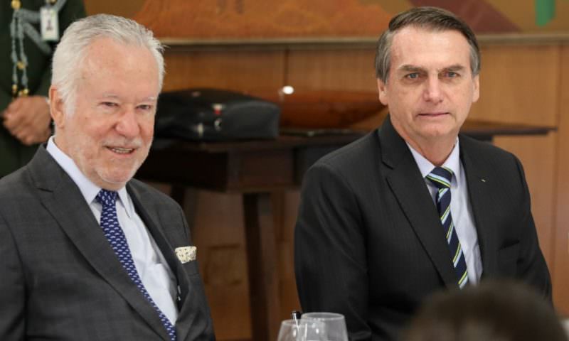 Bolsonaro chama de ‘estarrecedora’ demissão de Alexandre Garcia