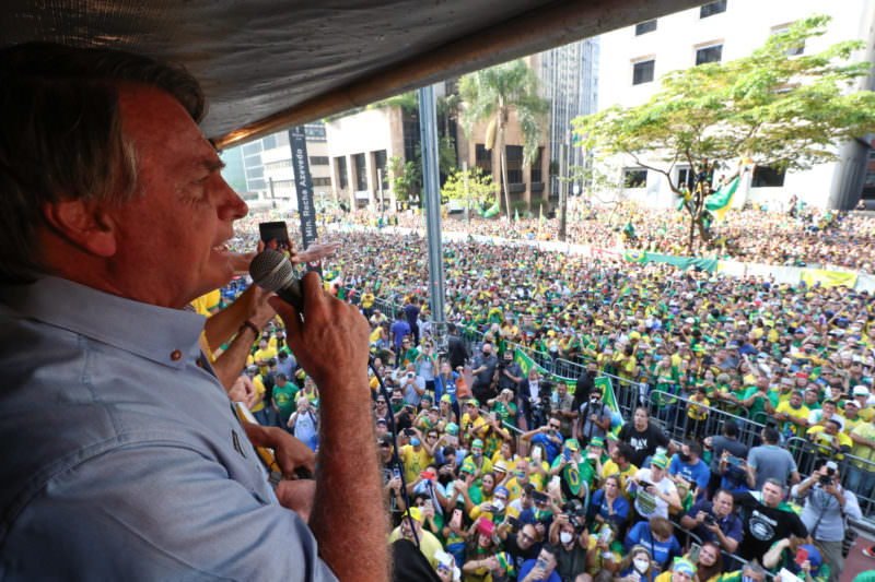PSL e DEM repudiam Bolsonaro: 'se torna imperativo dar um basta'
