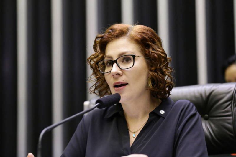 Em depoimento à PF, Carla Zambelli defende impeachment de ministros do STF