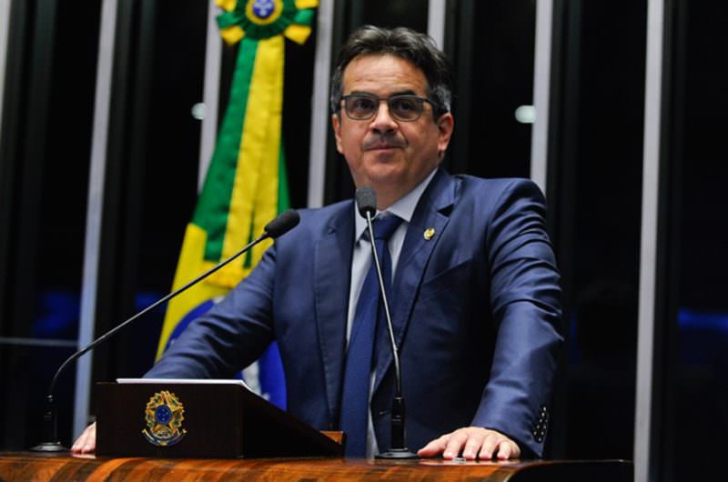 Ciro Nogueira omite sociedade em empresas à Justiça Eleitoral