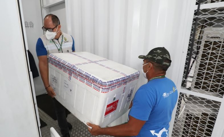 Amazonas recebe mais de 84 mil doses da vacina contra Covid