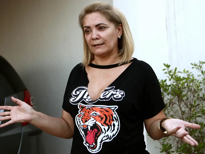 CPI aprova convocação de ex-esposa de Bolsonaro