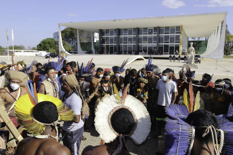 STF adia julgamento de demarcações de terras indígenas