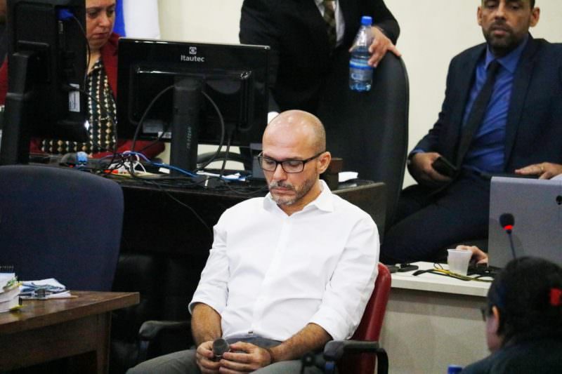 Condenado a 30 anos por matar advogado, Gustavo Sotero volta para casa e com salário de delegado