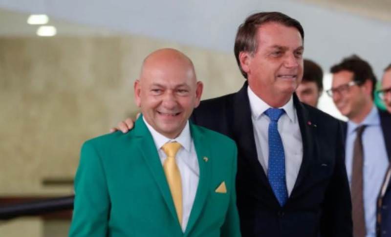 Bolsonaro pretende lançar candidatura de Luciano Hang ao Senado em 2022