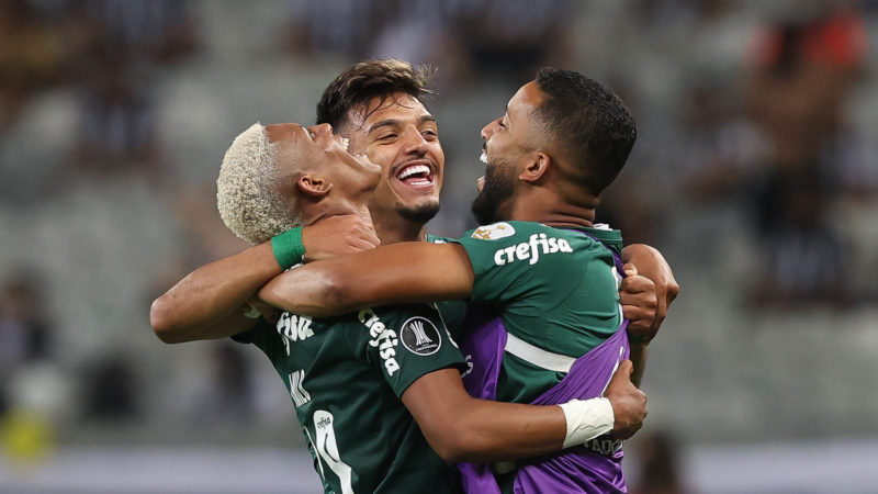 Palmeiras vence o Flu e coloca mão na taça do Brasileirão