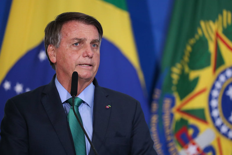Bolsonaro pede a Deus uma chuva para evitar crise hídrica no Brasil