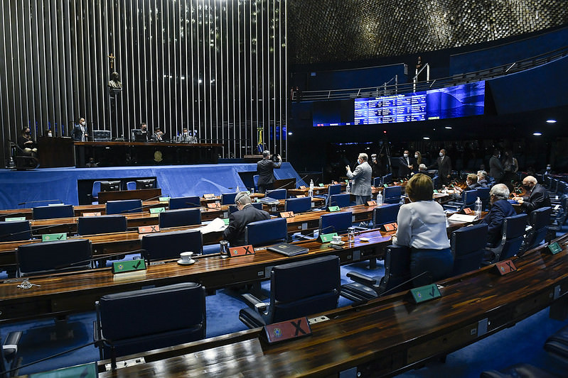 Senado aprova PEC da Reforma Eleitoral e barra volta das coligações eleitorais
