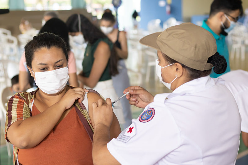 Vacinação contra a covid tem 39 pontos abertos em Manaus nesta segunda