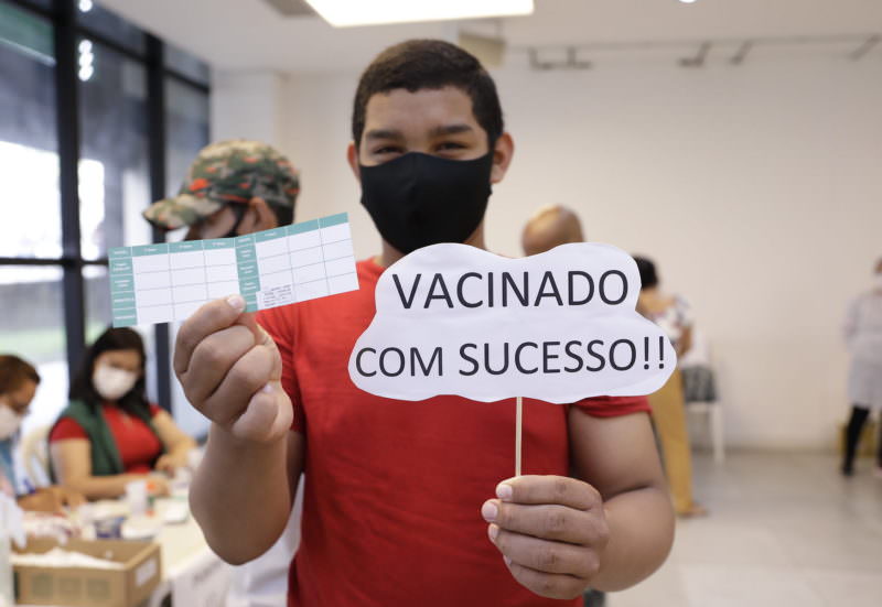 Amazonas ultrapassa marca de 4.4 milhões de vacinas aplicadas e vai se livrando da pandemia