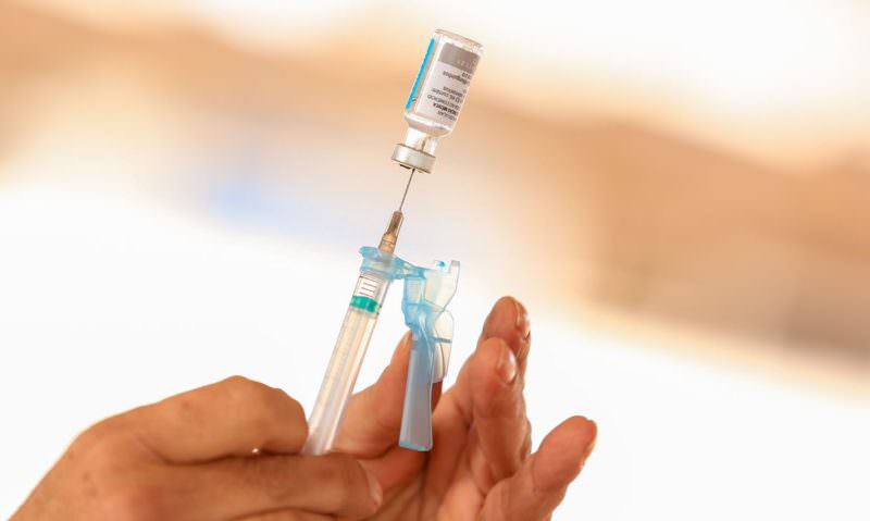 Fiocruz libera mais 700 mil doses da vacina AstraZeneca
